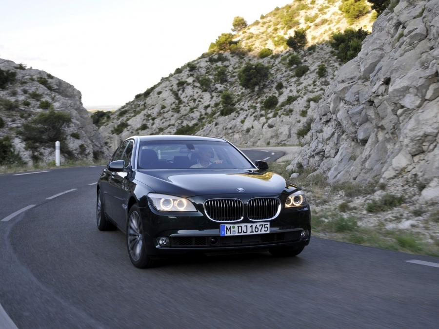  BMW 750Li xDrive 2008 года  (фото 4 из 16)